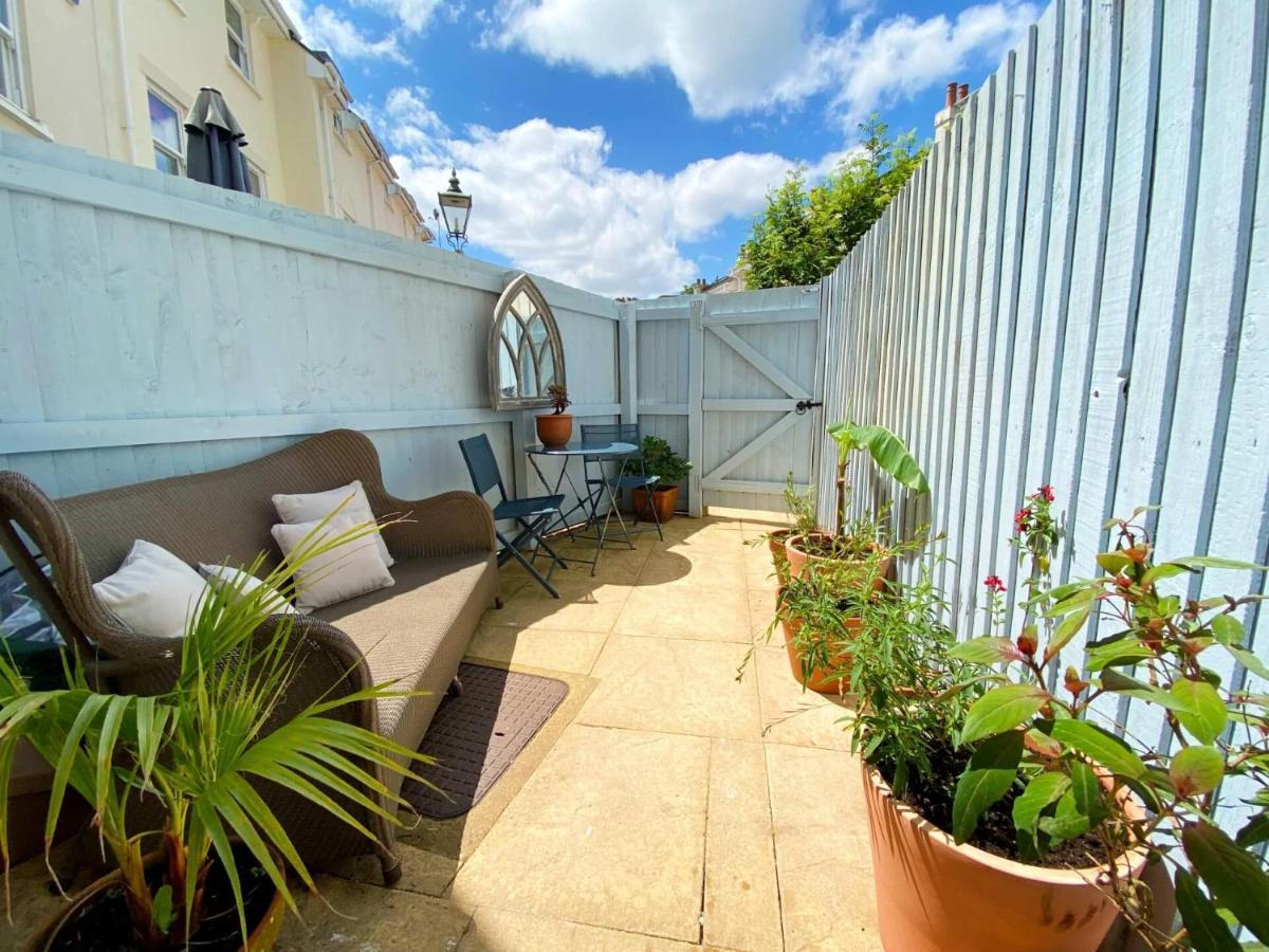 Lisburne Place - Luxury Three Bedroom Town House Holiday home *