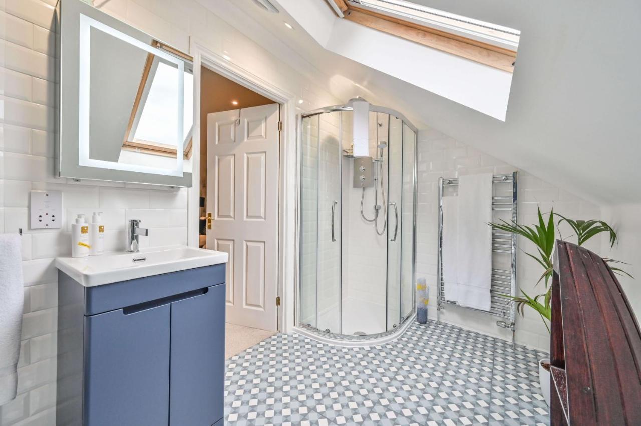 Lisburne Place - Luxury Three Bedroom Town House Torquay